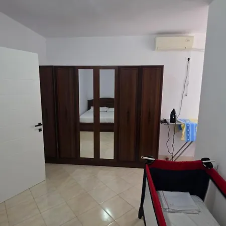 Roi Apartamento Golem (Tirana)